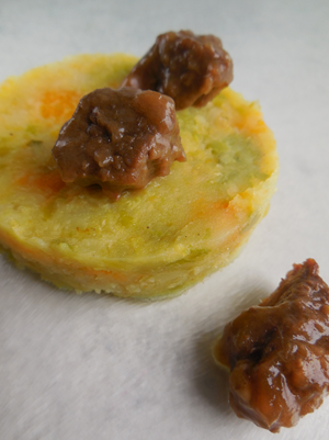 Hertengoulash met stamppot van spruitjes en pompoen 